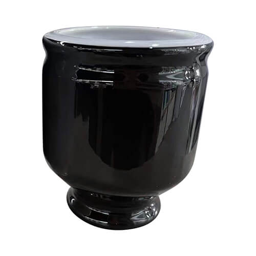 Zwarte keramische pot voor thermische overdracht