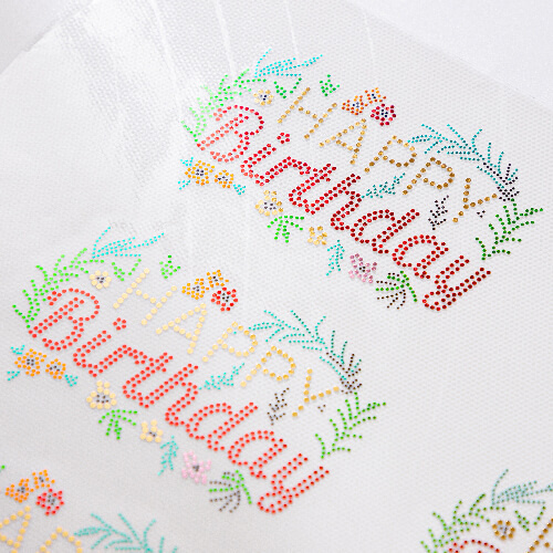 Feuille avec zircone cubique pour transfert thermique - Happy Birthday