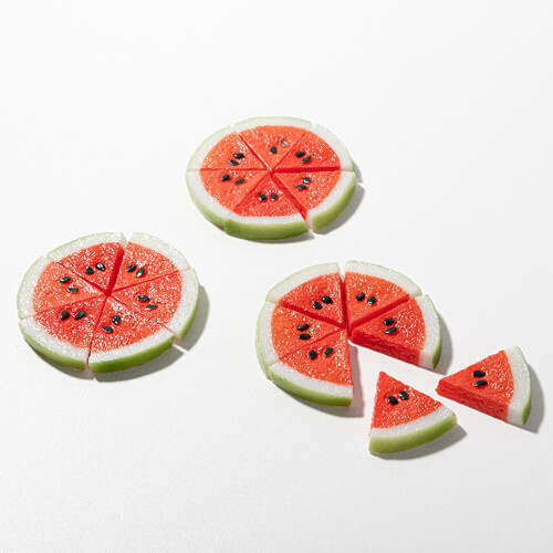 Trokutaste kriške crvene lubenice