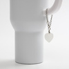 Etiqueta de taza acrílica para sublimación - corazón deshilachado en una cadena