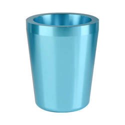 Muotti lasten mukiin painamista varten