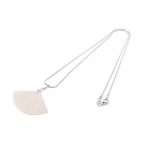 Pendentif en coquille sur une chaîne pour la sublimation - éventail
