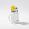 Mason Jar-krus i frostet glas til sublimering - kunstig is og citron