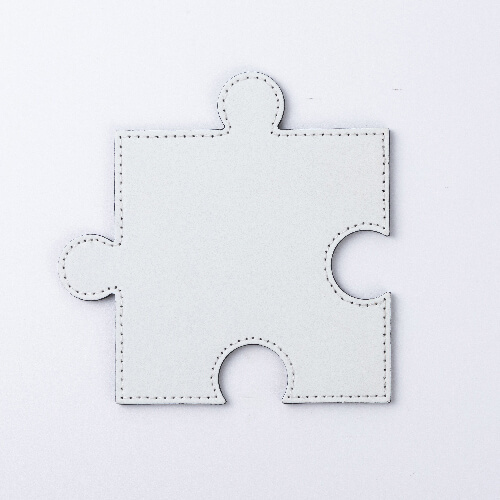 Kožená podložka pod hrnček v tvare puzzle na sublimáciu - biela