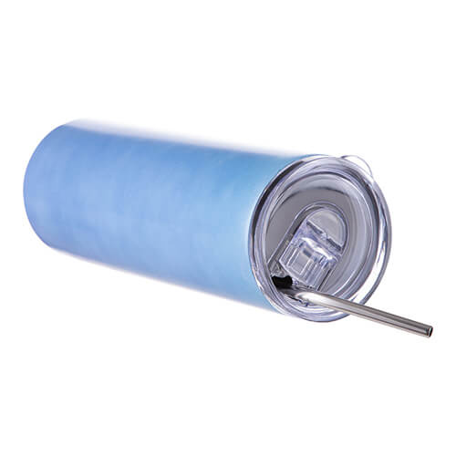 Un mug de 600 ml avec une paille pour la sublimation - changeant de couleur sous l'influence de la chaleur du bleu au rose