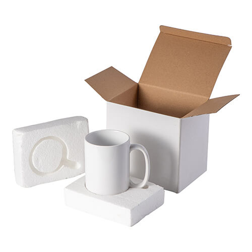 Une boîte avec un insert en polystyrène pour une tasse MAX 450 ml
