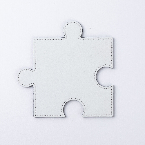 Pernuță de piele în formă de puzzle pentru cană pentru sublimare - alb